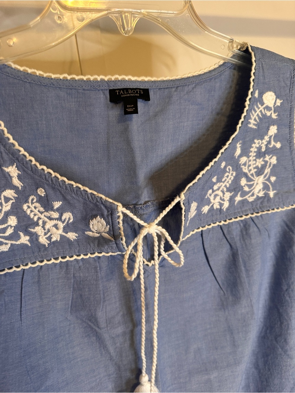 Talbots Light Blue‎ Sleeveless Embroidered Tie-Front Tank xlp - Picture 5 of 12